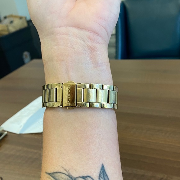 Michael Kors Gold Watch - Picture 6 of 7